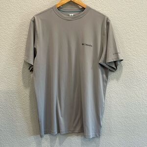 Columbia Gray Omni Freeze Zero Sweat Activated Cooling Crew Neck T Shirt Size M